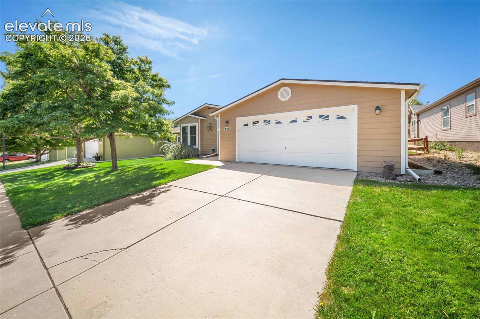 4637 Gray Fox Heights