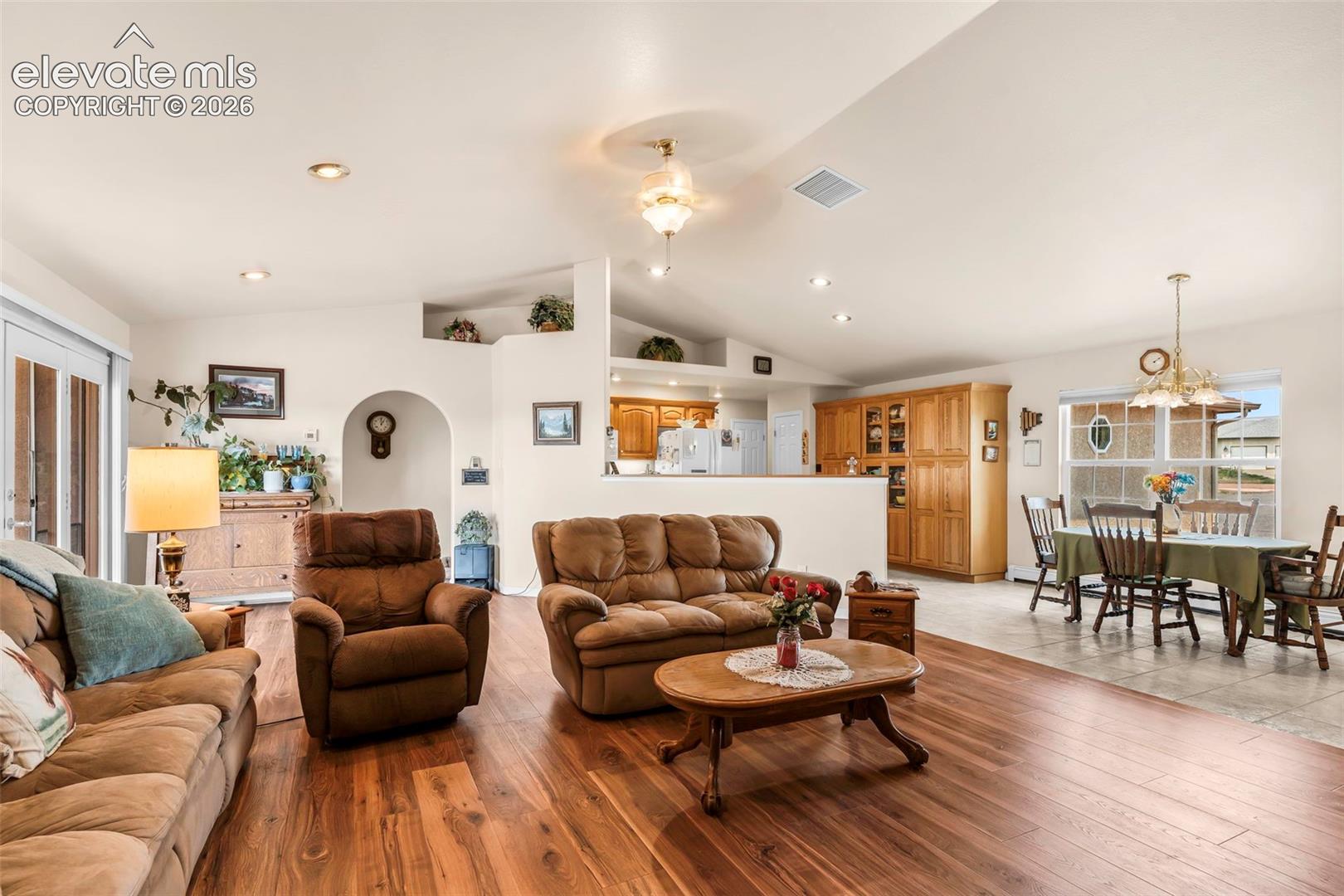 1165 S Oakleaf Drive