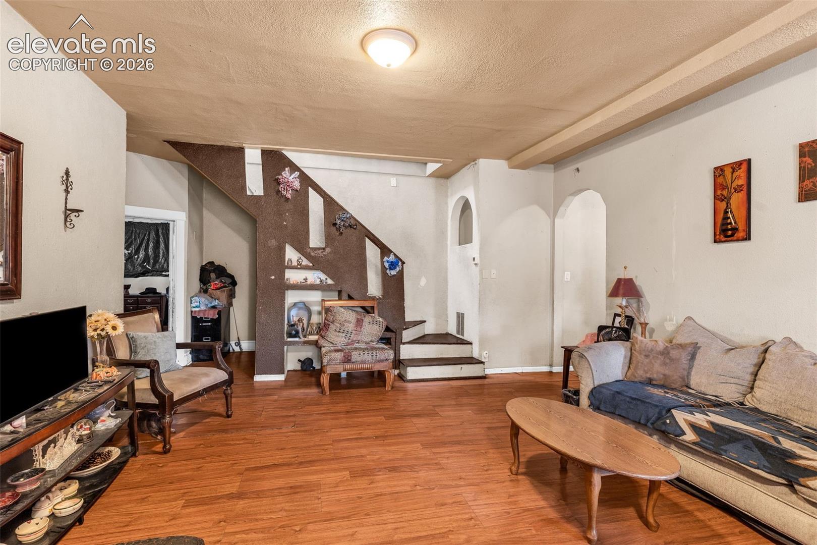 1008 E 8th Street