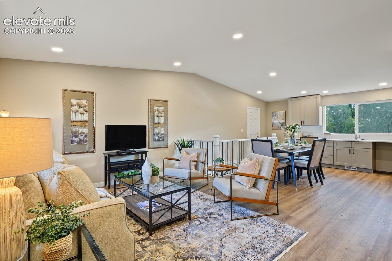 4211 N Hammock Drive