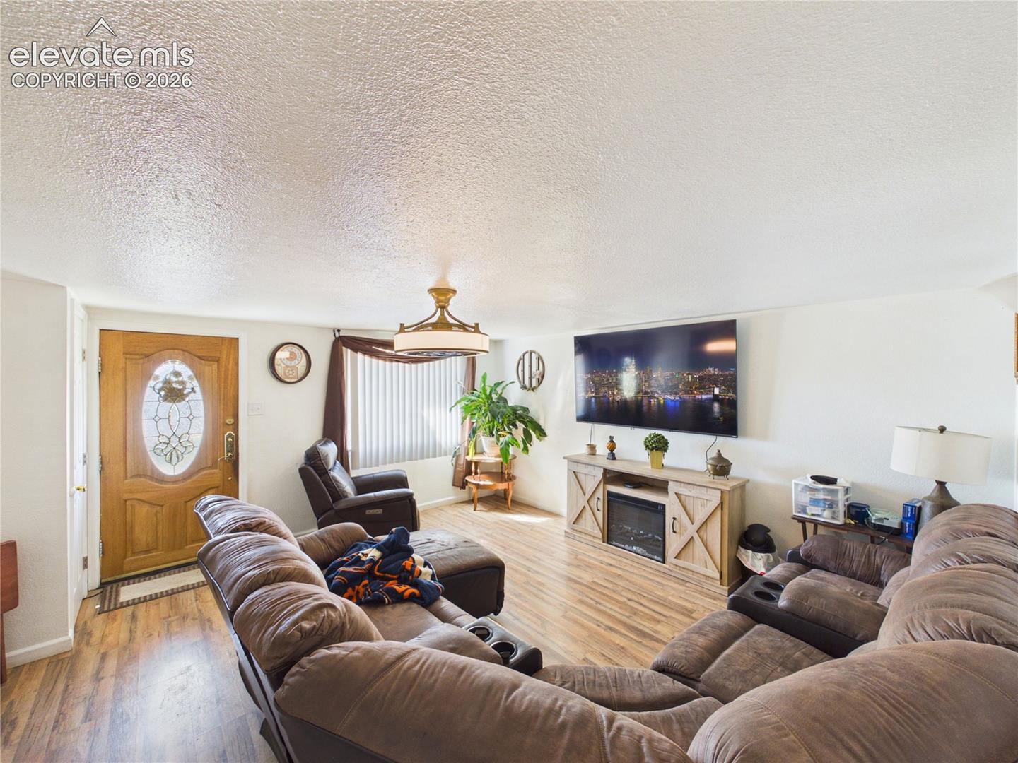 2803 E 16th Street