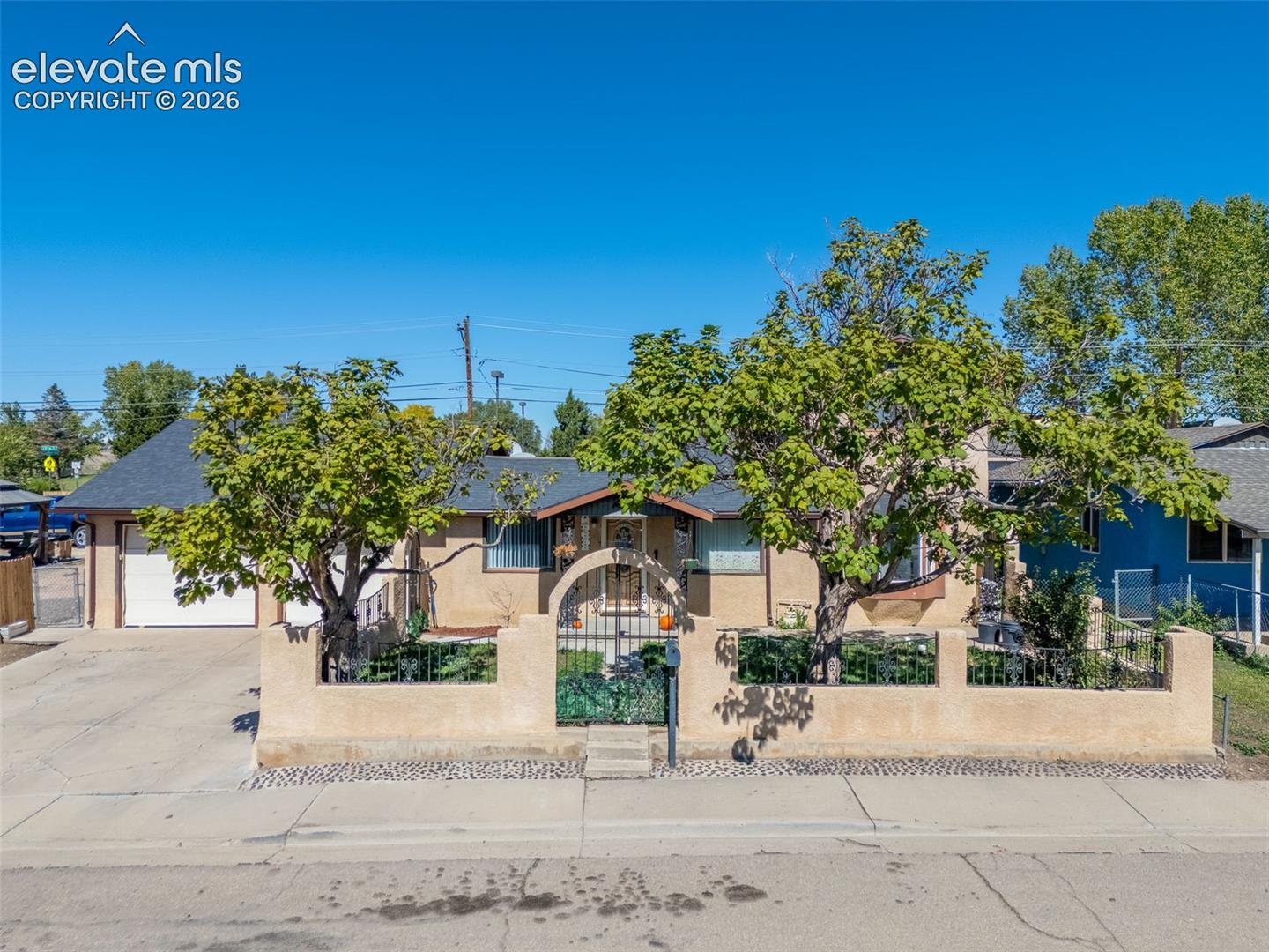 2803 E 16th Street