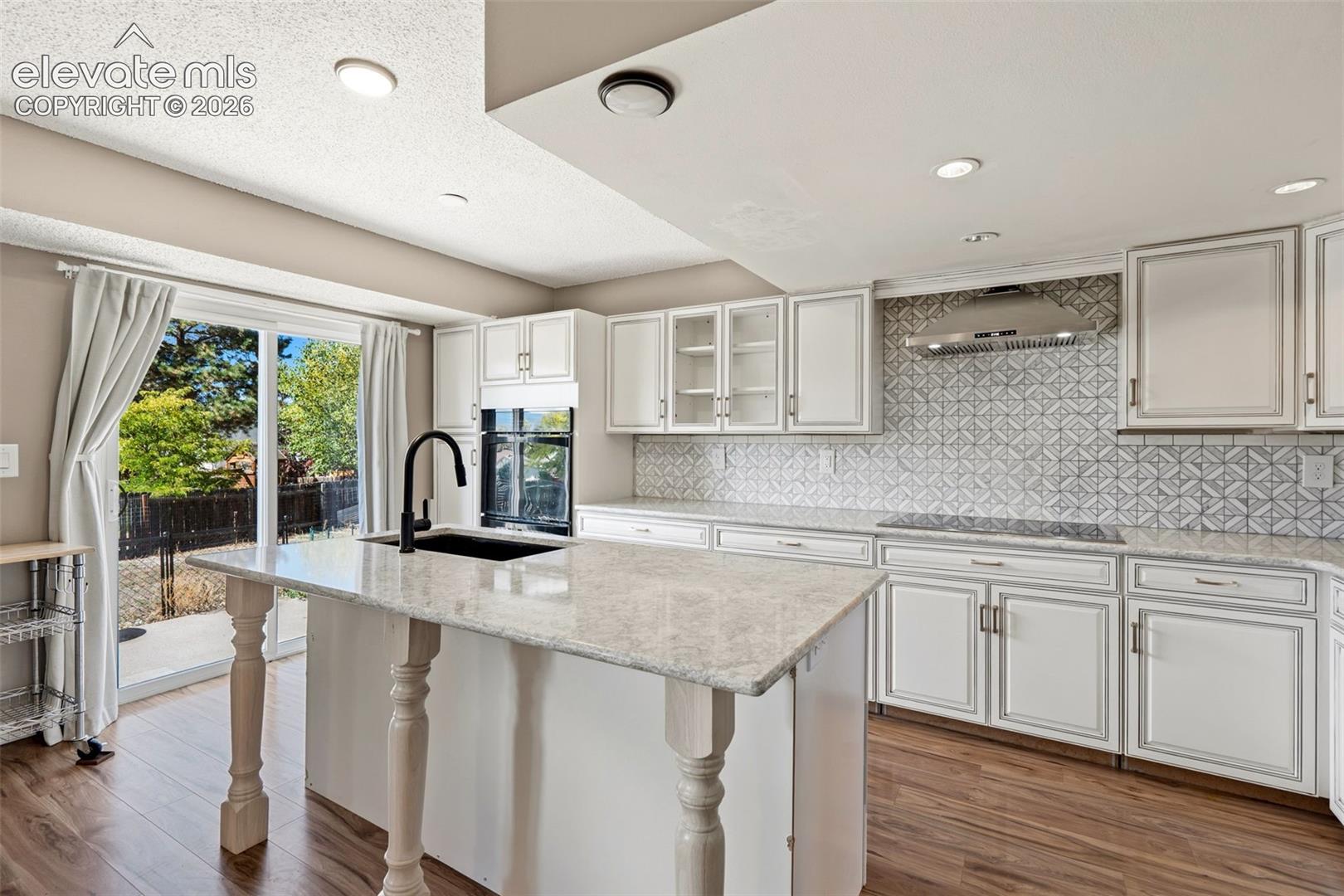 7542 RED MOUNTAIN Drive
