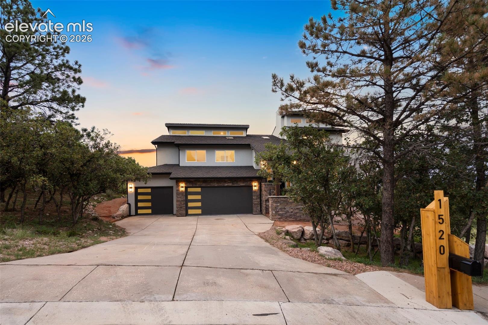 1520 Oak Hills Drive