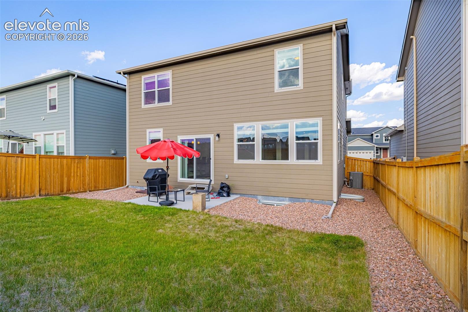 8122 Goldenray Place