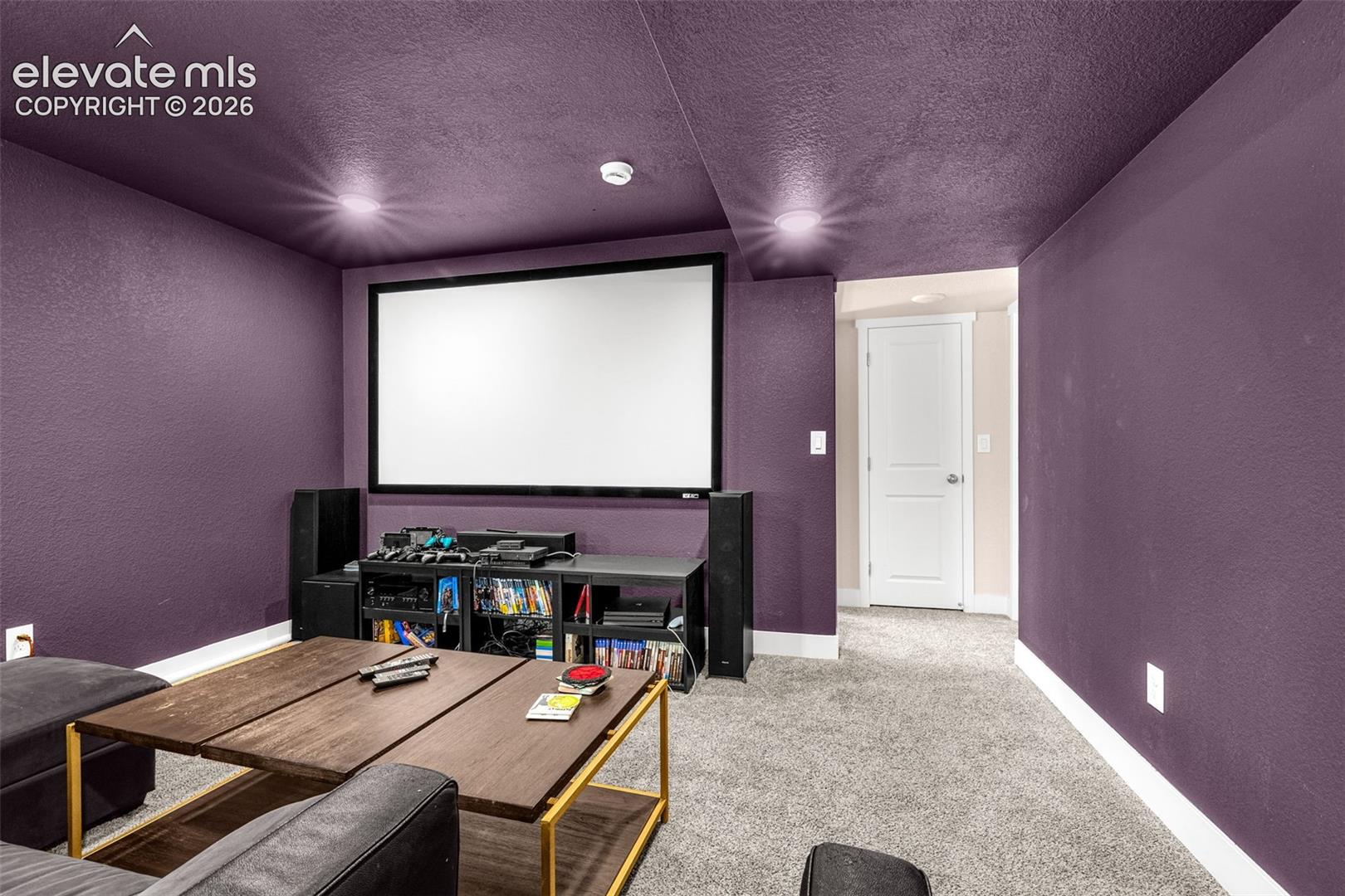 8122 Goldenray Place
