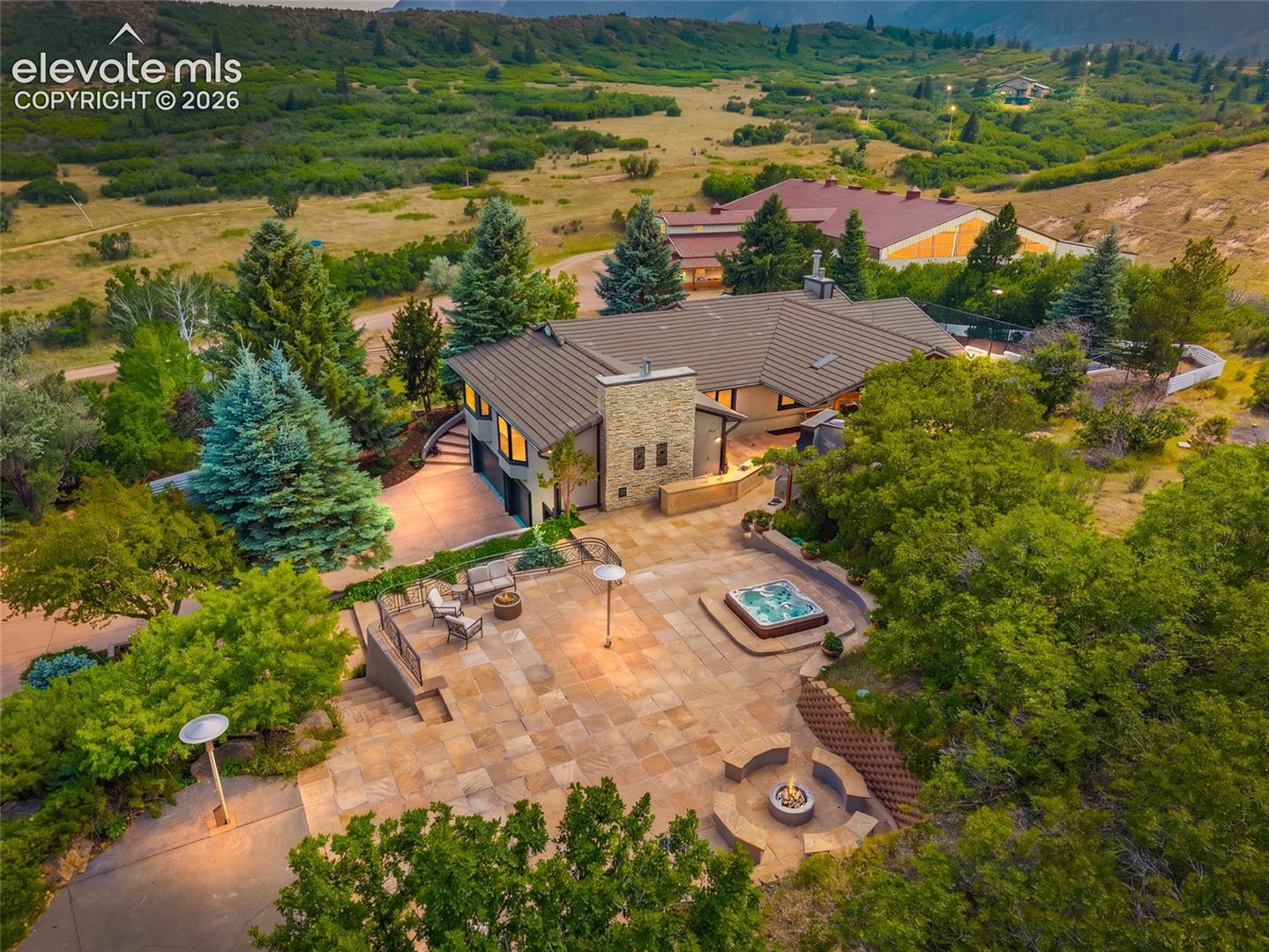 3572 White Bear Point