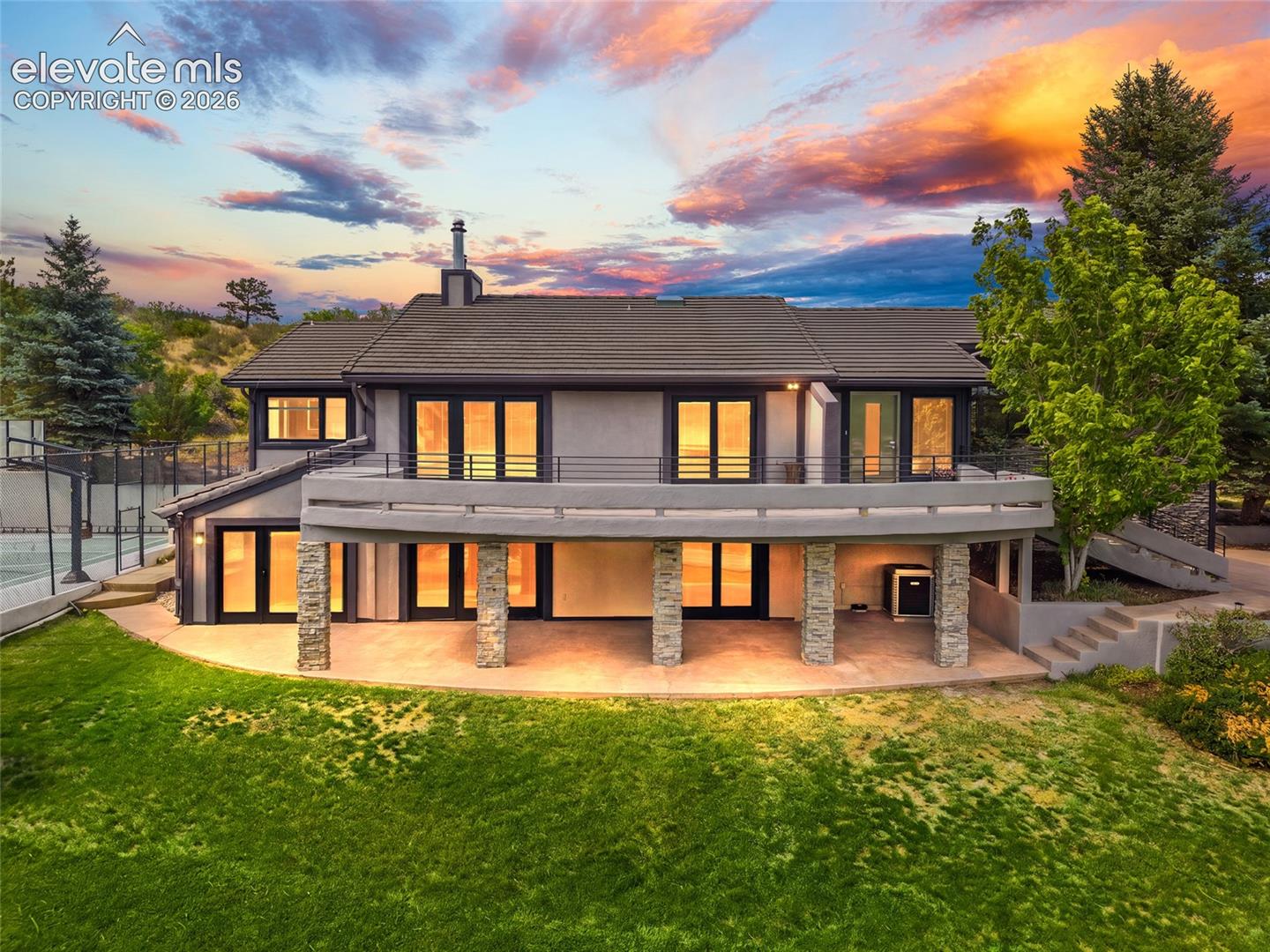3572 White Bear Point
