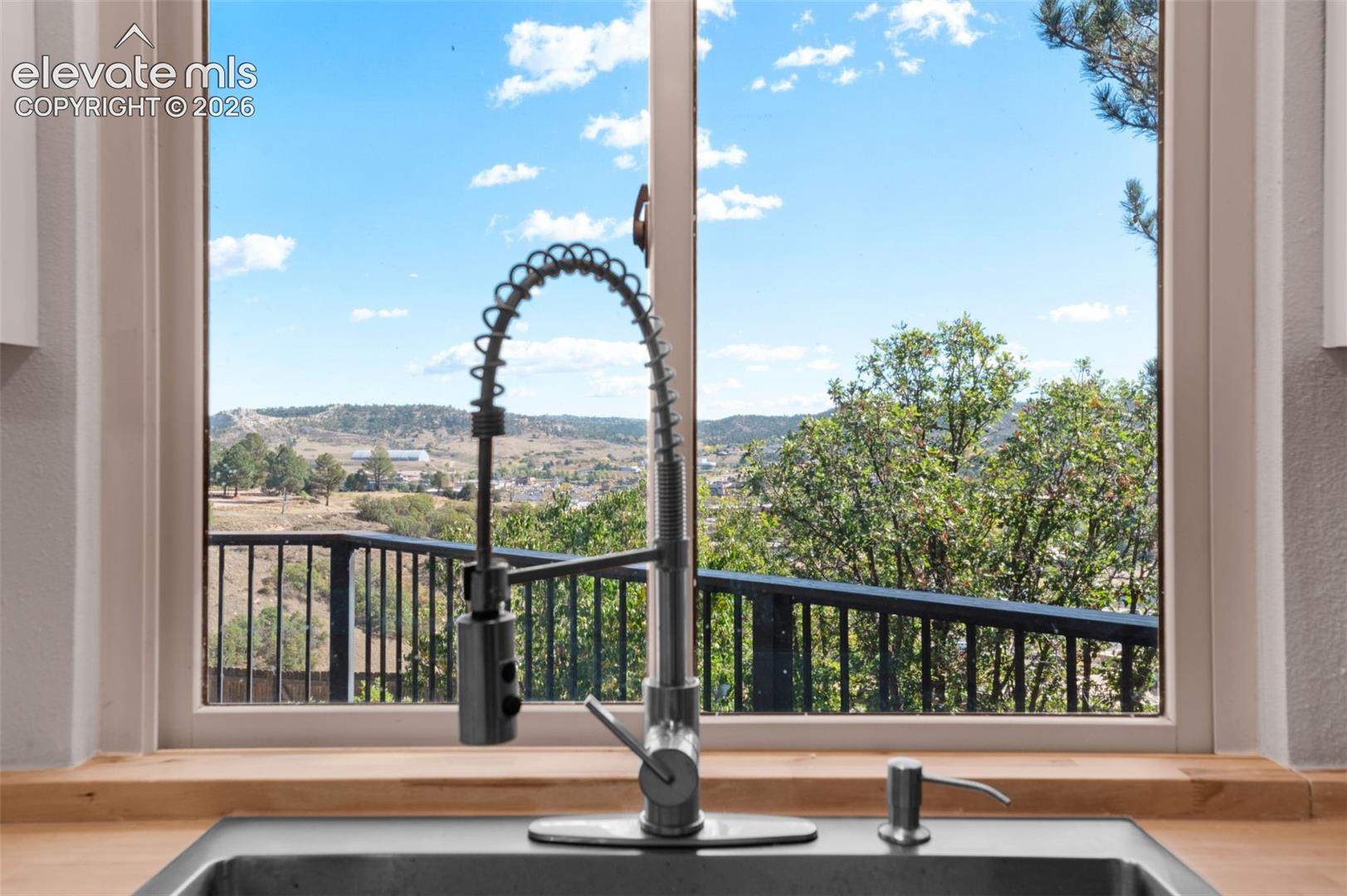 118 Sunbird Cliffs Lane