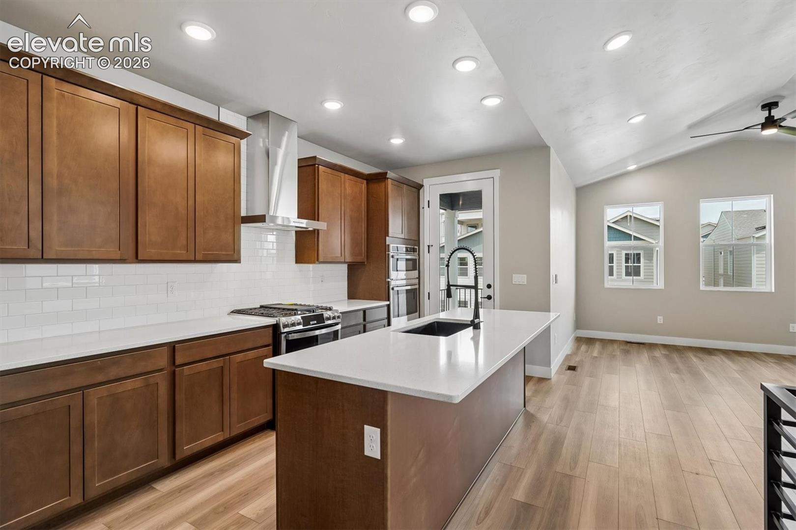 3041 Curly Grove