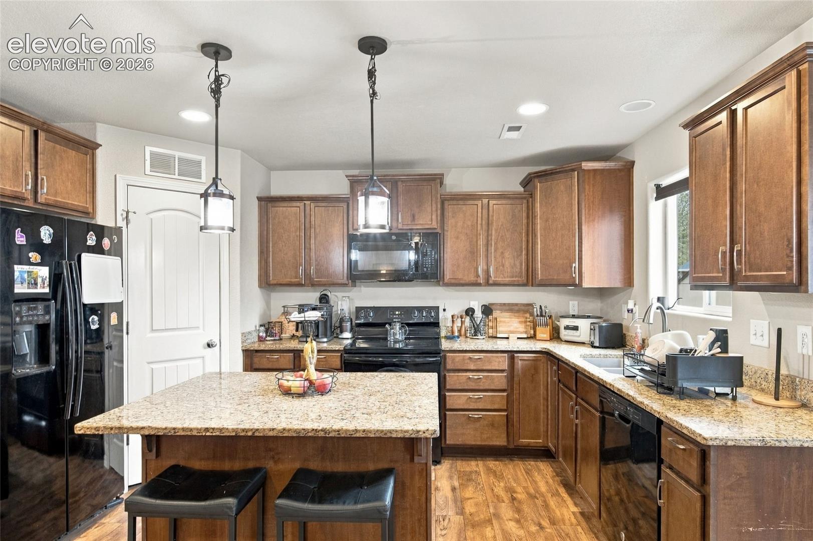 4077 Creek Legend View