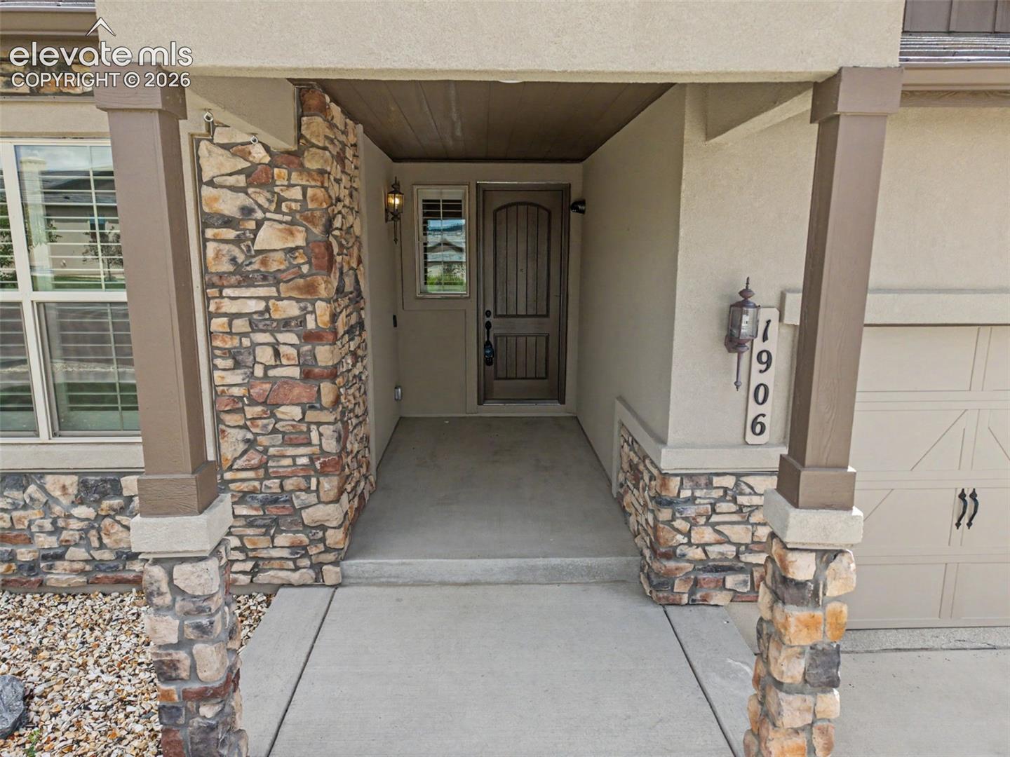 1906 Villa Creek Circle