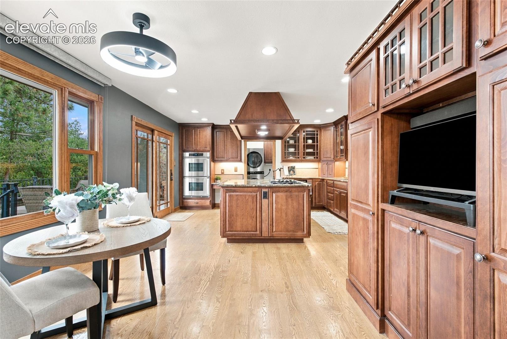 8 Raven Hills Court