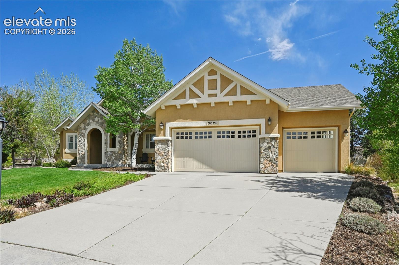 3020 Hollycrest Drive