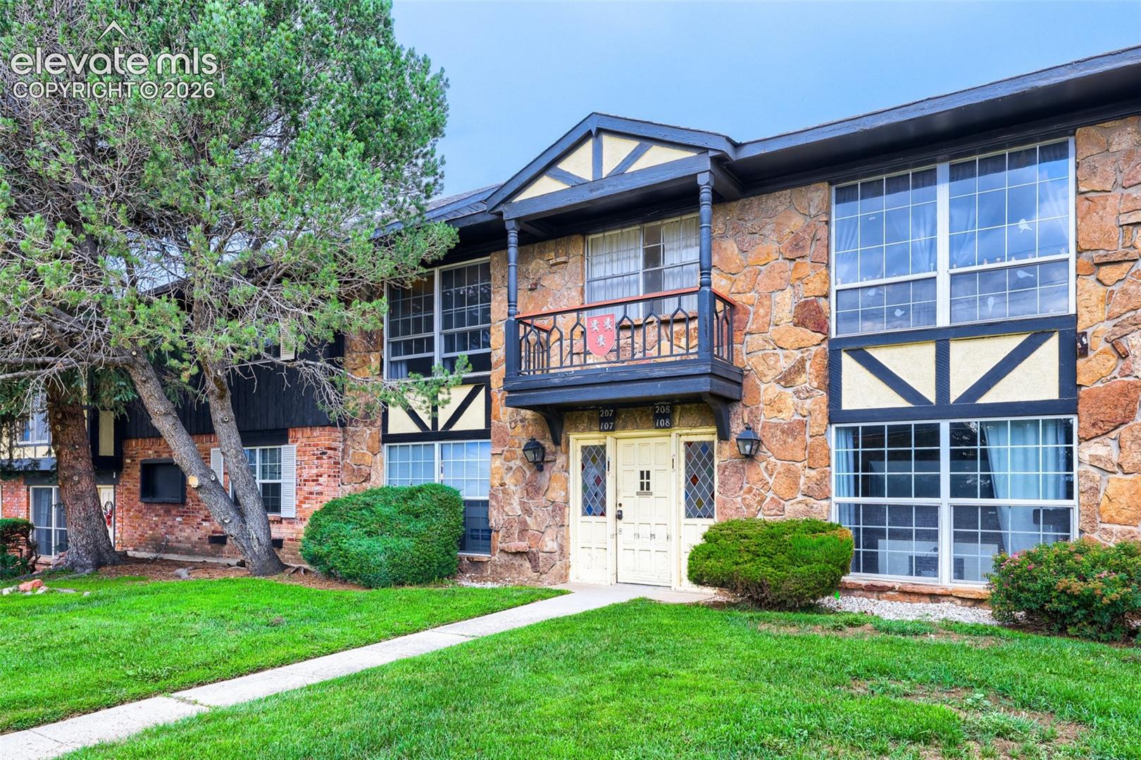 2902 Airport Road 107