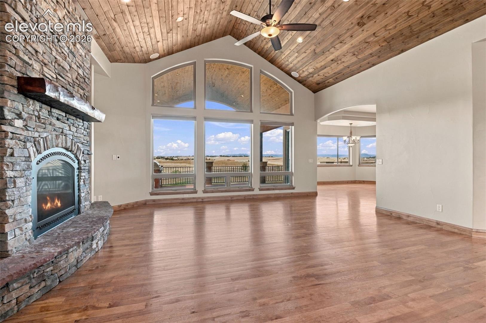 5735 Windridge Point