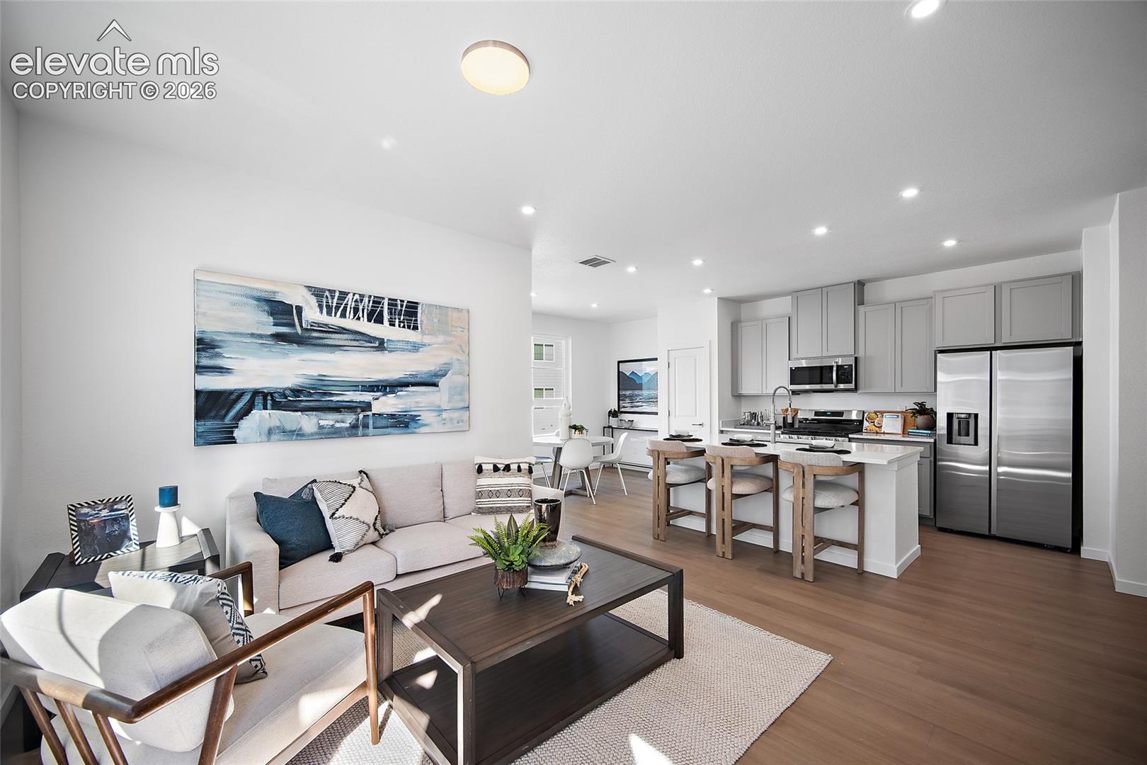 10565 Helenite Point