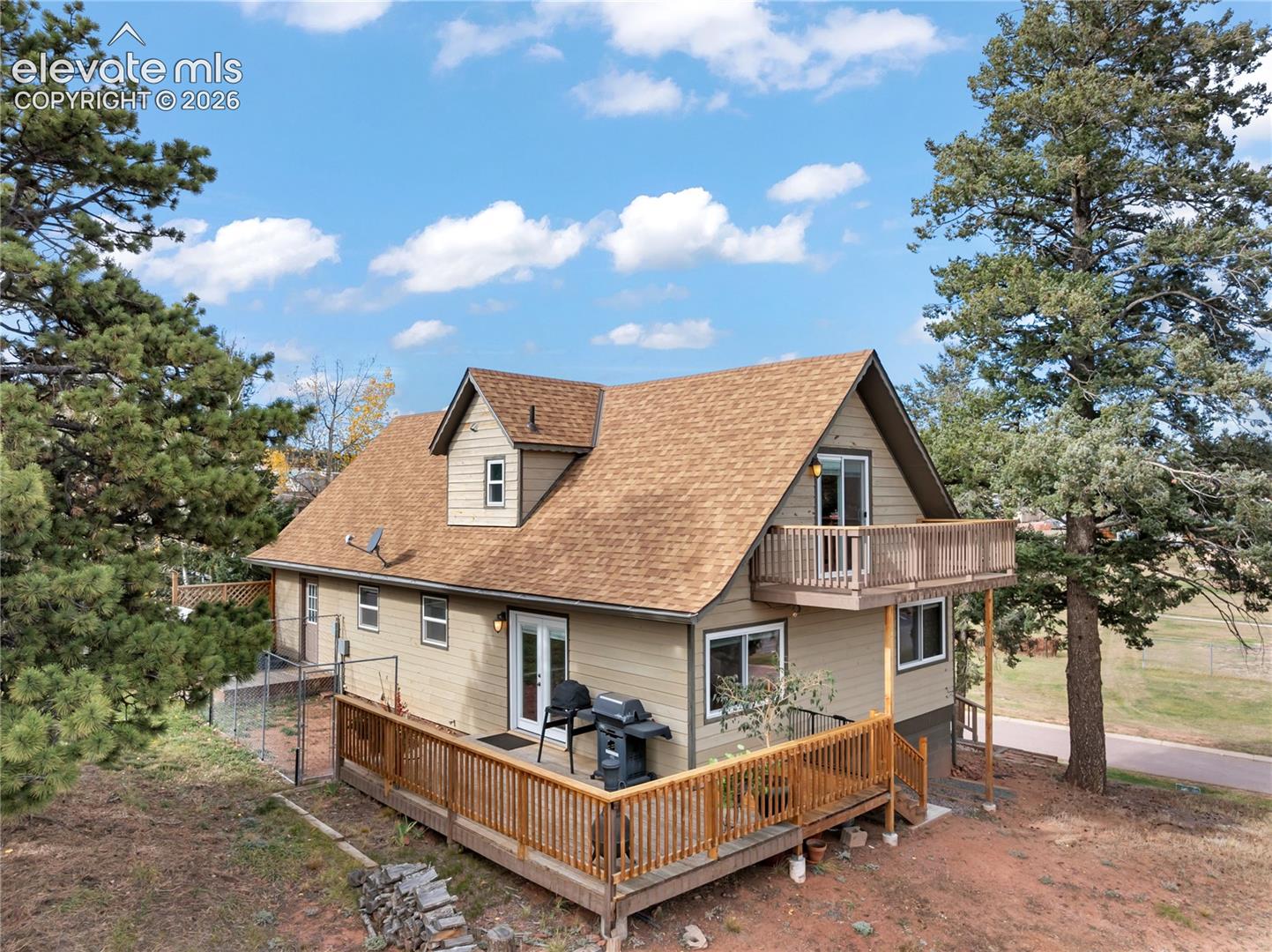 415 W Columbine Avenue