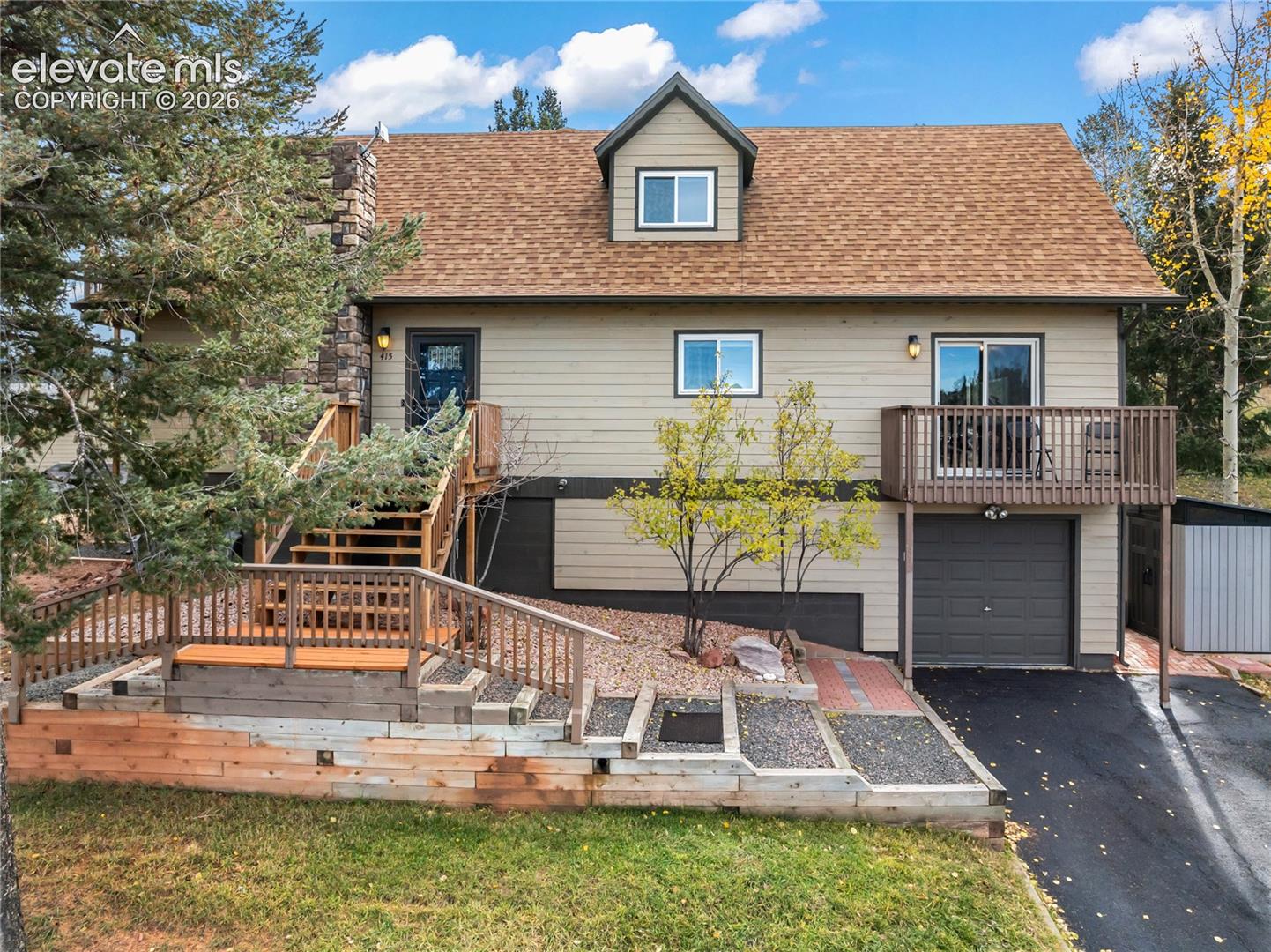415 W Columbine Avenue