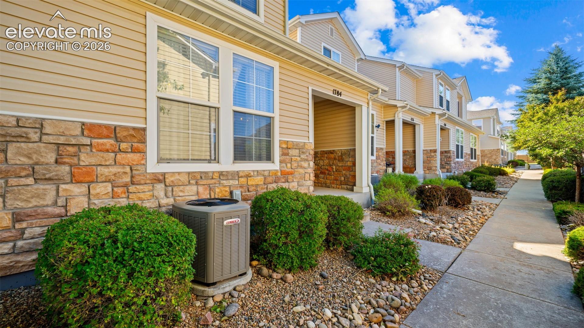 1784 Reilly Grove