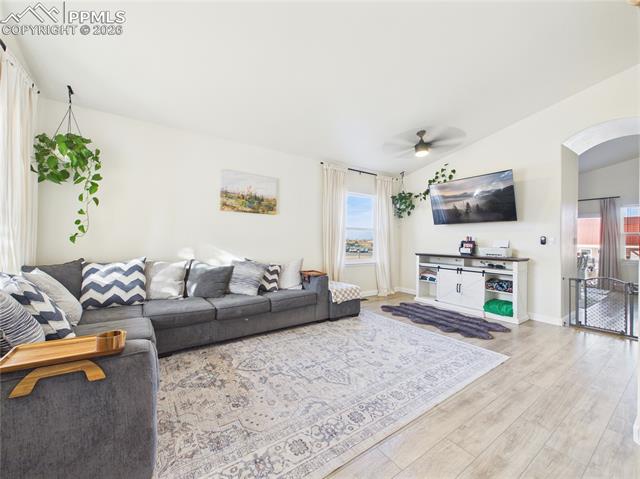 366 N Earl Place