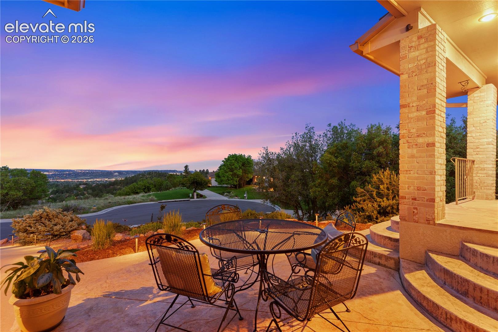 2550 Oak Hills Drive