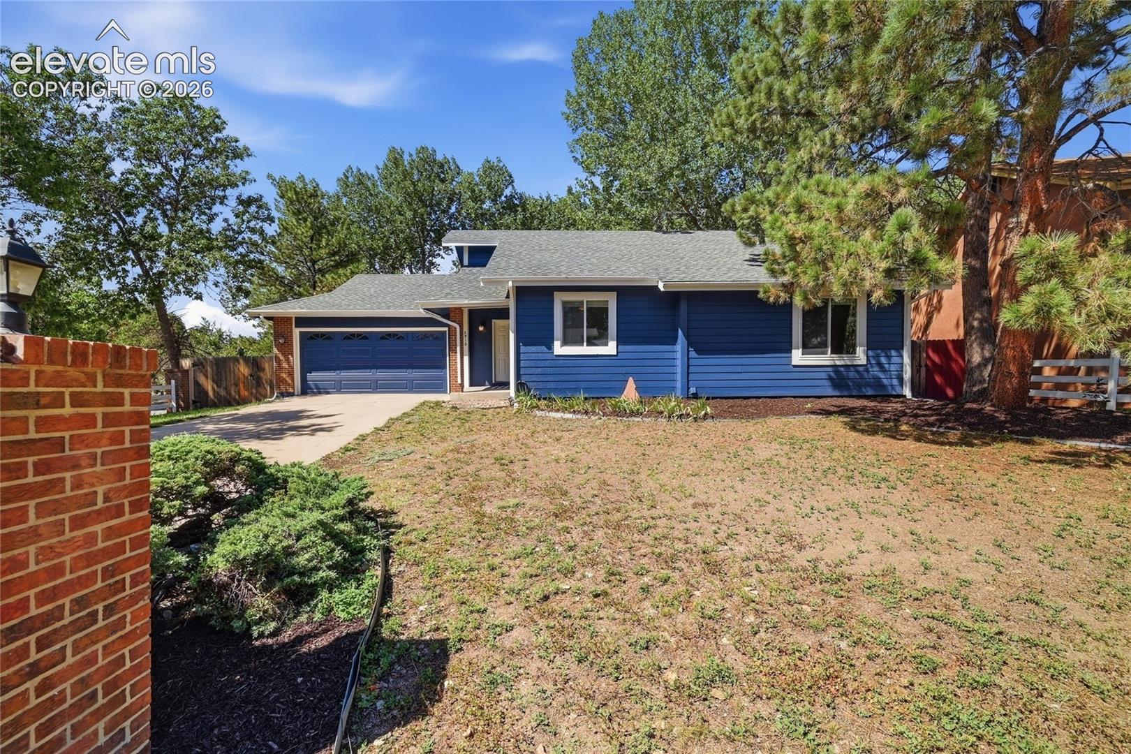 2910 Rolling Wood Loop