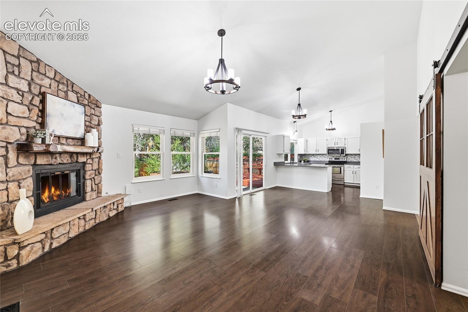 2910 Rolling Wood Loop