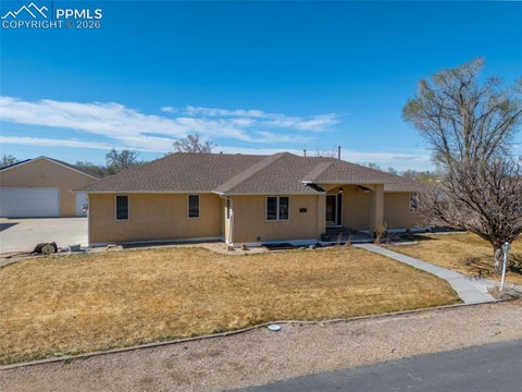 Photo of 1079 Lynn Drive, Pueblo, CO 81006 (MLS # 9125202)
