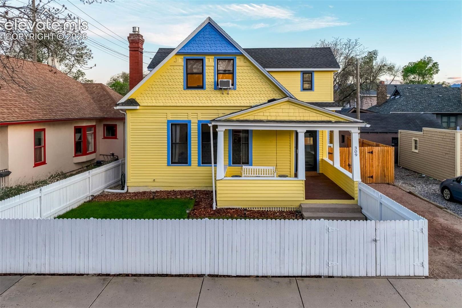 309 E San Miguel Street