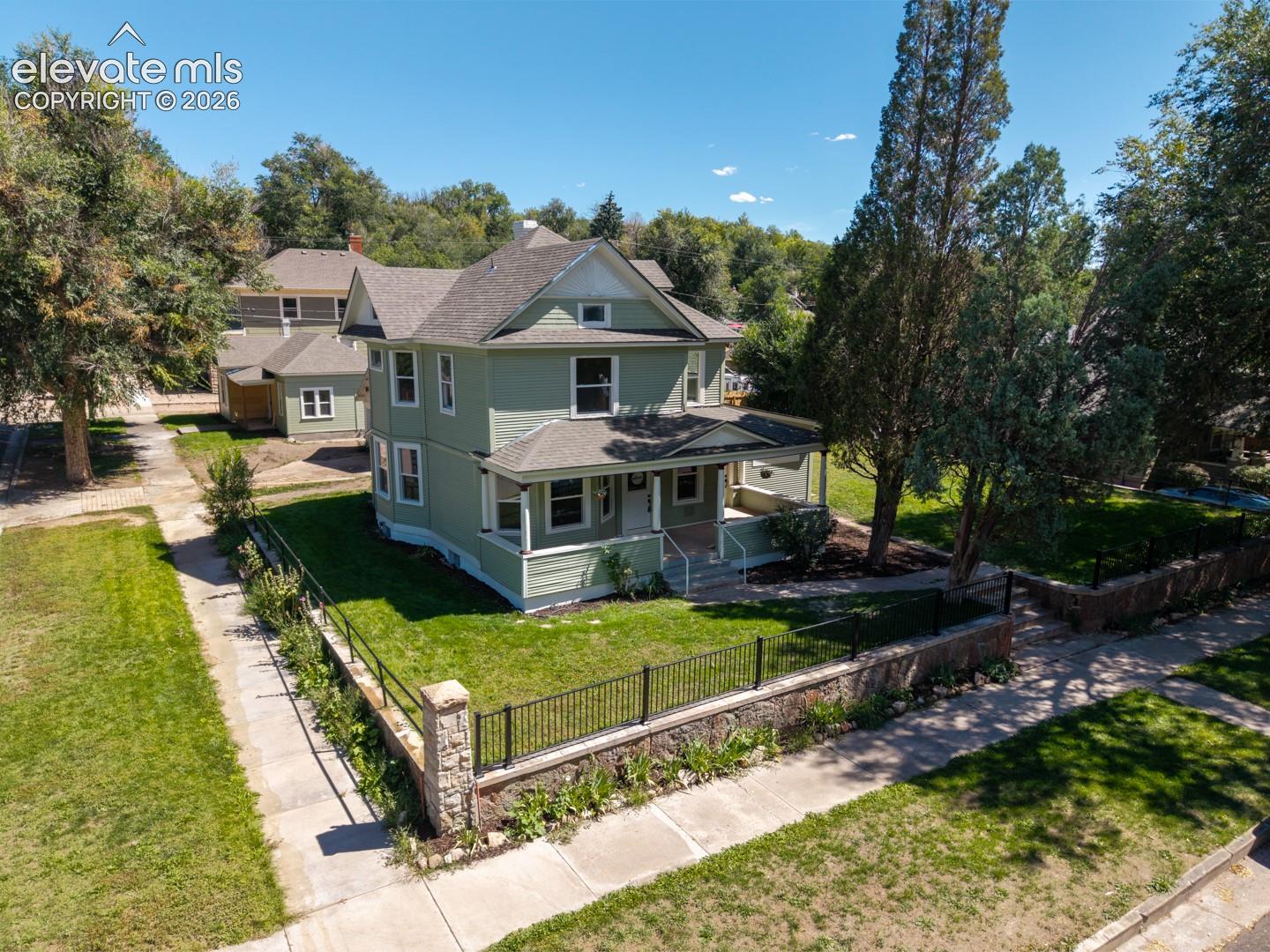 1230 W Pikes Peak Avenue