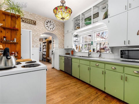 Tiny photo for 2932 8th Avenue, Pueblo, CO 81008 (MLS # 3665231)