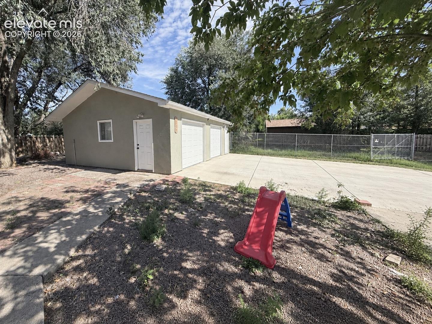 1130 Valley Manor Court
