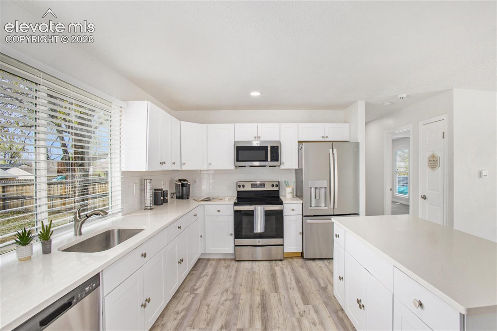 4087 London Lane