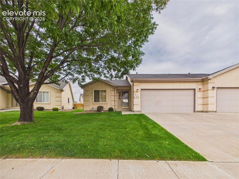 Photo of 2025 Kingsroyal Boulevard #F, Pueblo, CO 81005 (MLS # 4189008)