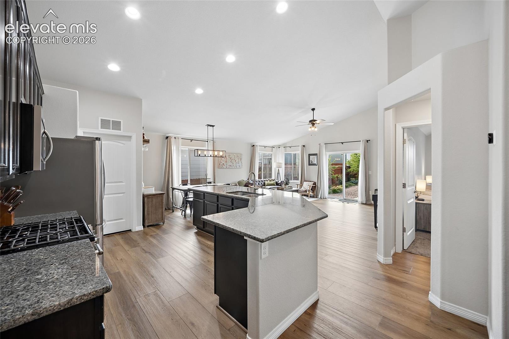9790 Vistas Park Drive