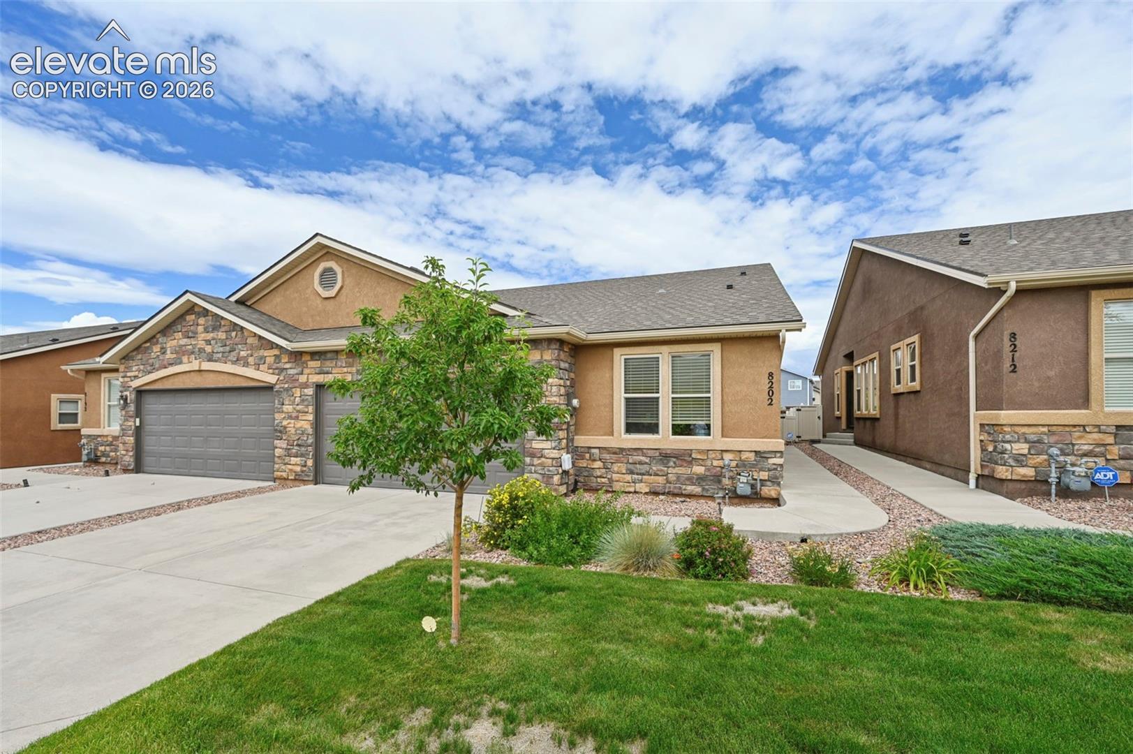 8202 Potentilla Grove