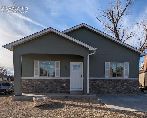 Photo of 10 Heatherwood Lane, Pueblo, CO 81008 (MLS # 5737356)