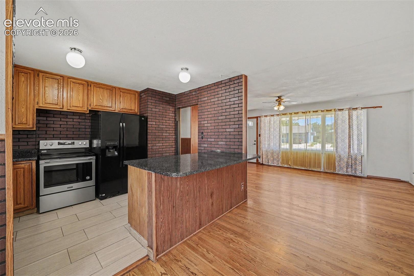 32 Dudley Avenue