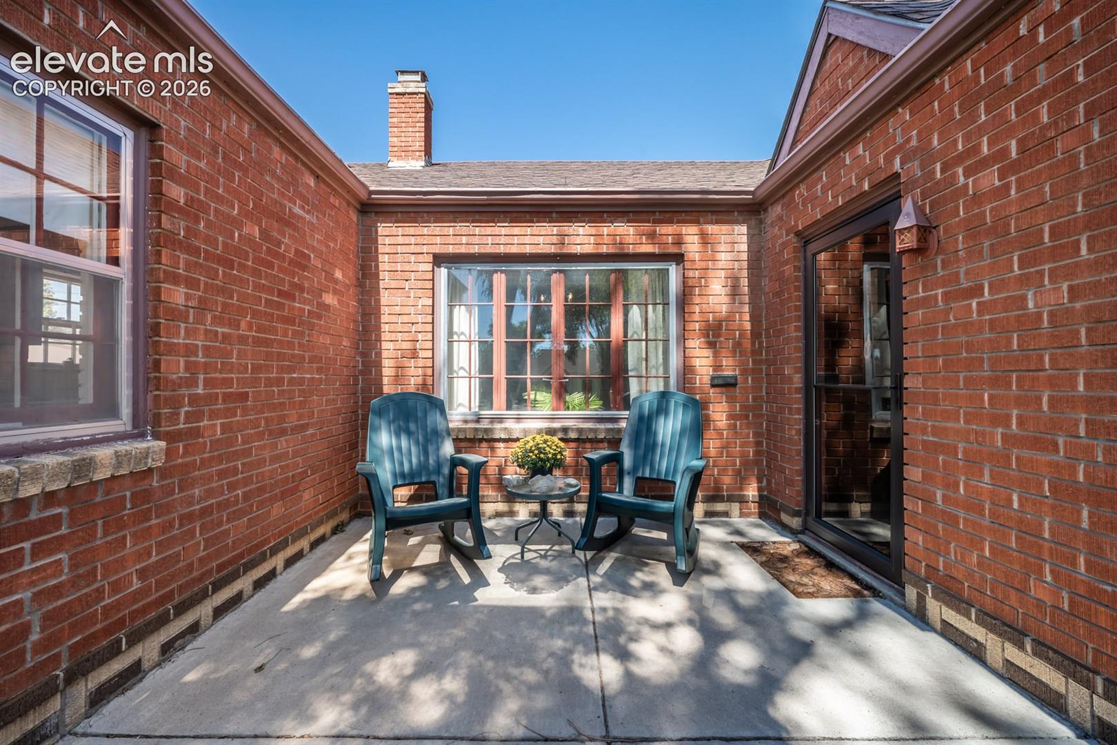 319 Lincoln Street