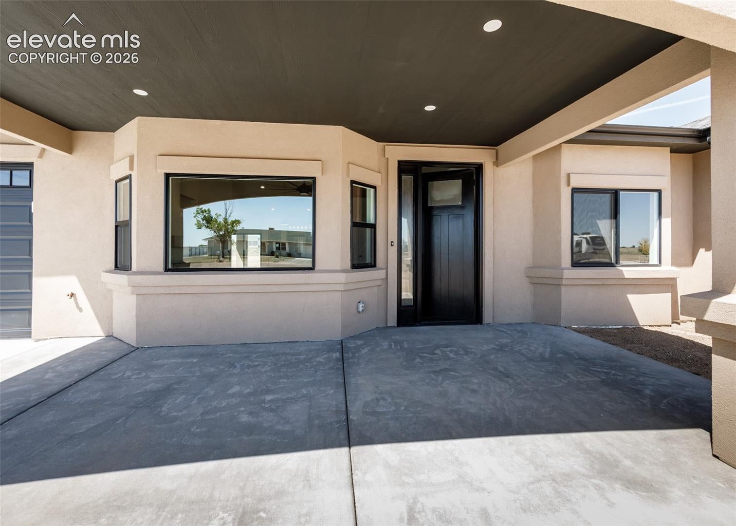 307 N Lyons Drive