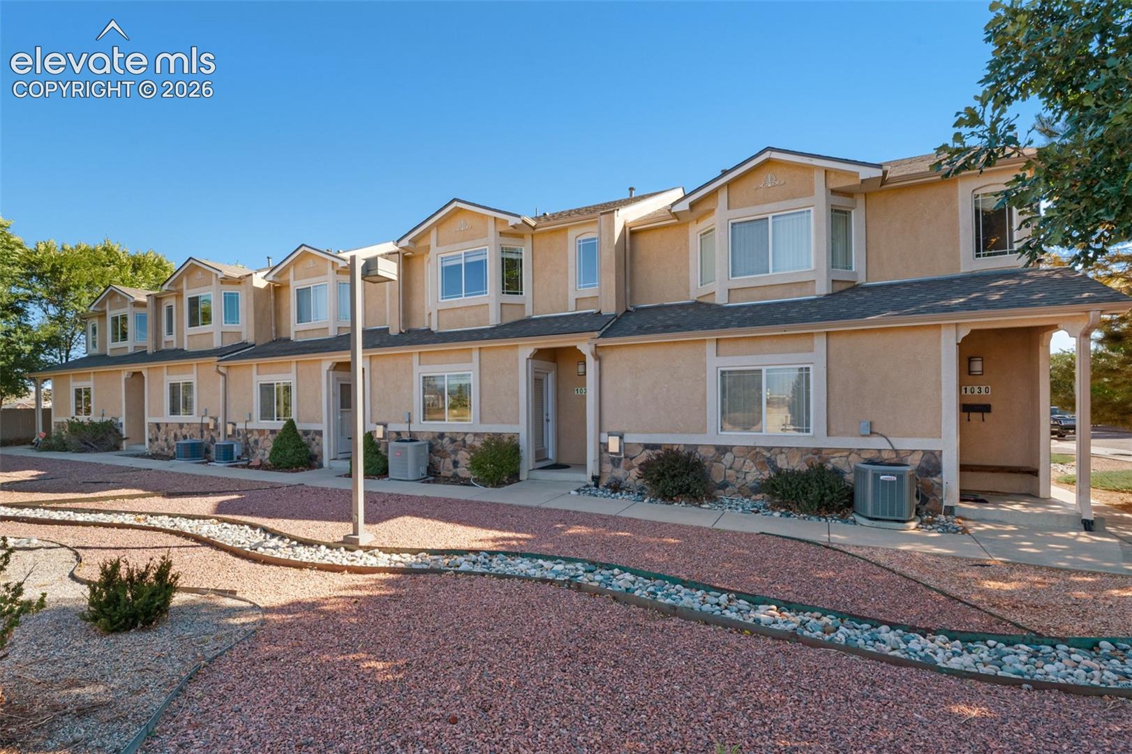 1034 Fountain Mesa Drive