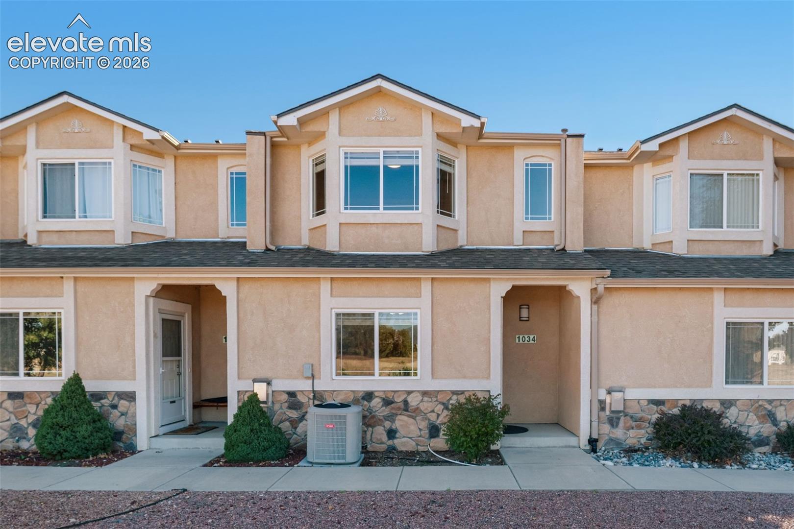 1034 Fountain Mesa Drive