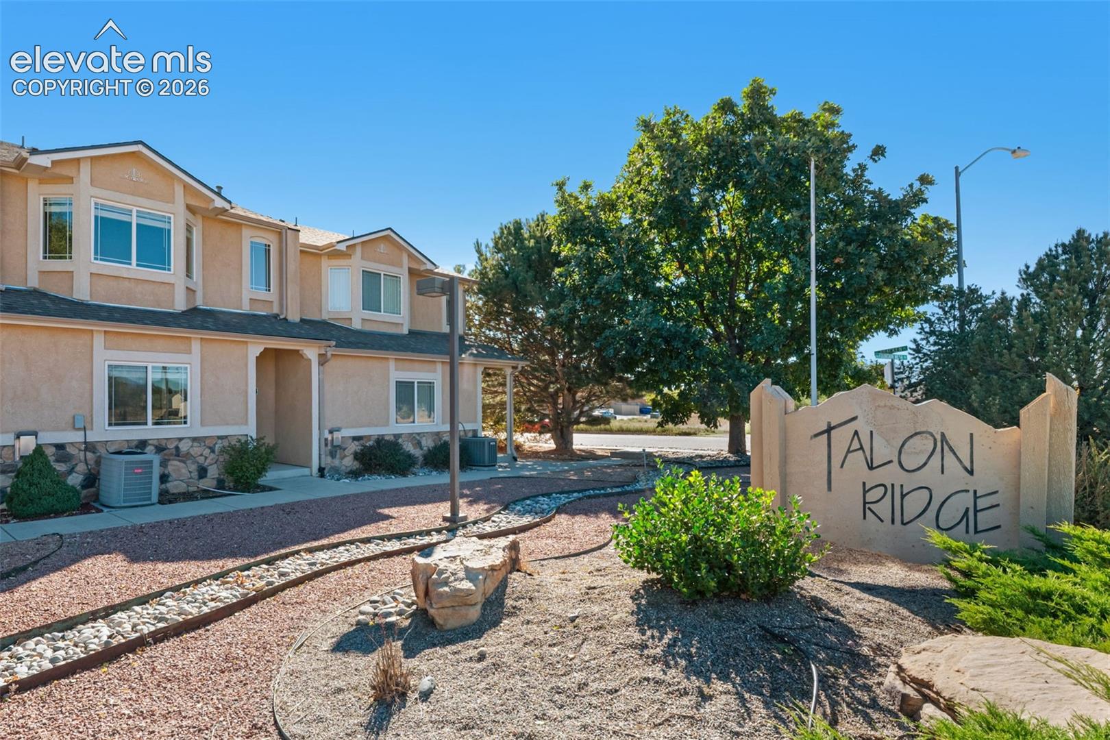 1034 Fountain Mesa Drive