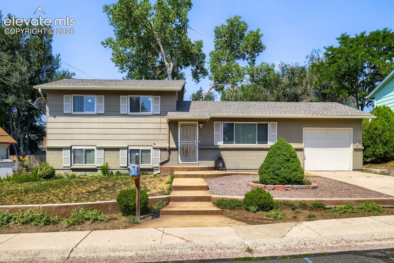 640 Lansing Drive