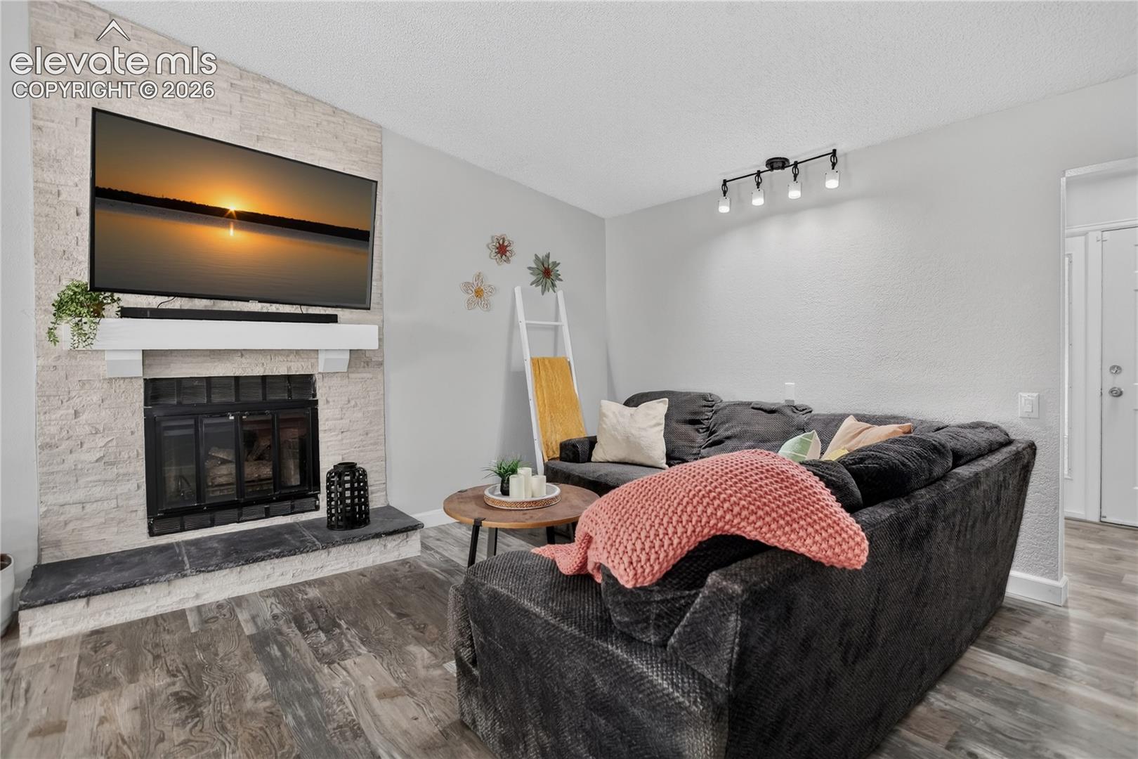 2250 Heathercrest Drive