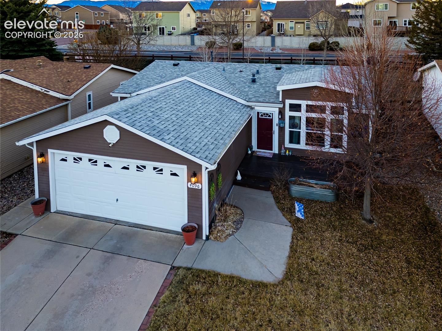 4096 Gray Fox Heights