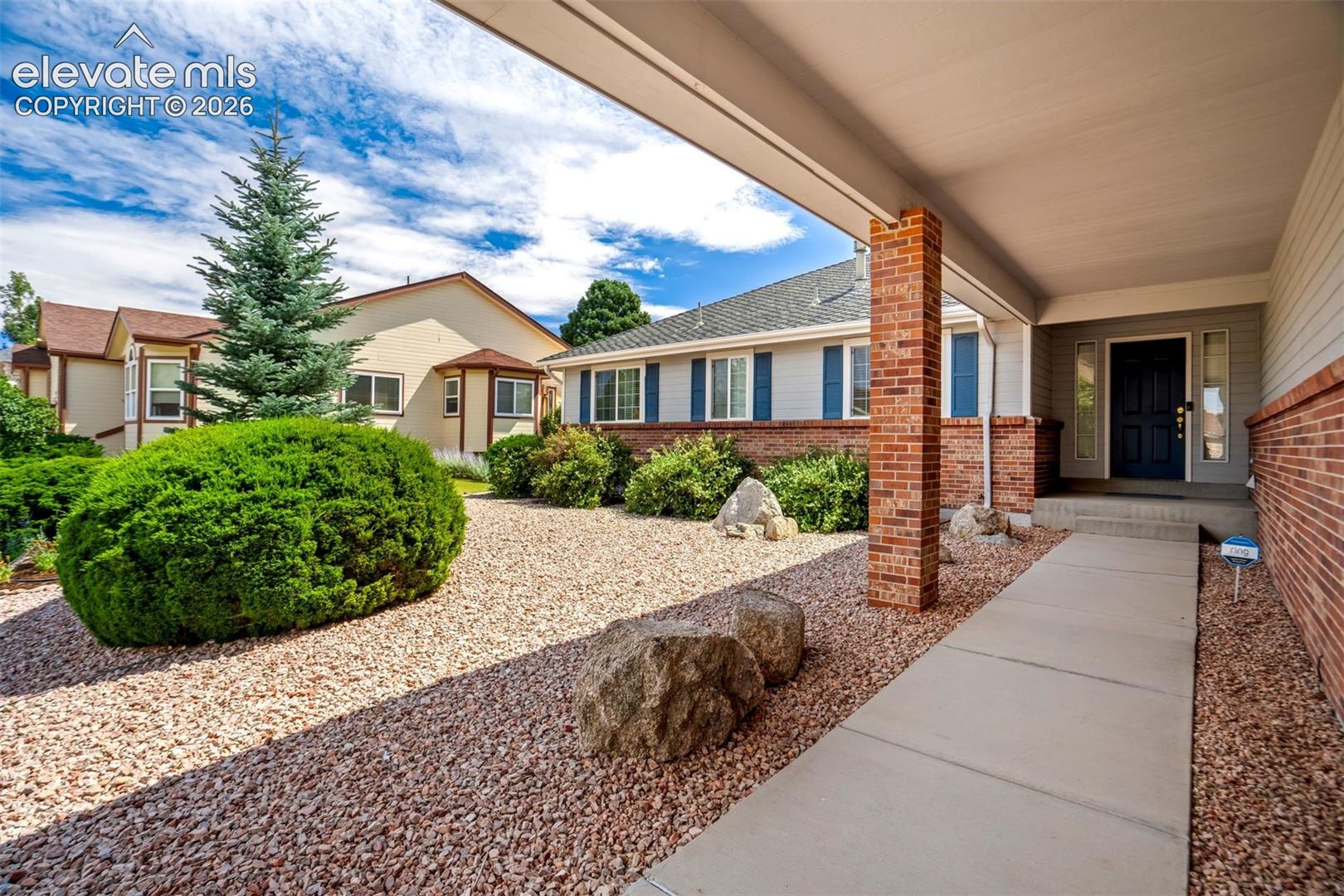 5435 Saddle Rock Road