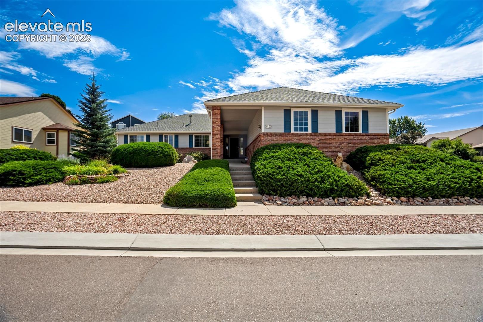 5435 Saddle Rock Road