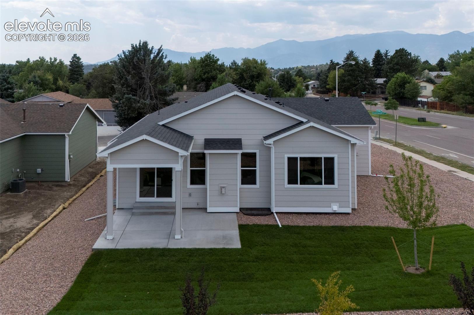 5037 Crestwood Drive